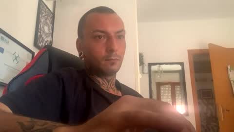 Snapshot of sidvicious23cm chatting on September 23, 2025, 7:55 am sidvicious23cm online show from September 23, 2025, 7:55 am