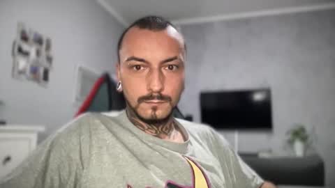 Snapshot of sidvicious23cm chatting on October 23, 2025, 5:01 pm sidvicious23cm online show from October 23, 2025, 5:01 pm