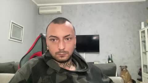 Snapshot of sidvicious23cm chatting on December 3, 2025, 6:39 pm sidvicious23cm online show from December 3, 2025, 6:39 pm