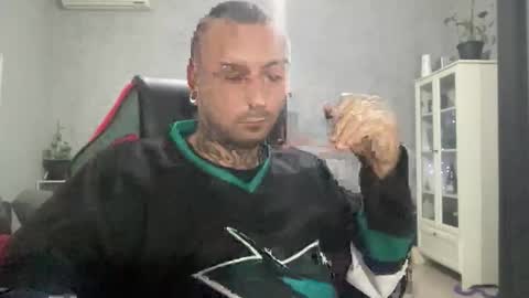 Snapshot of sidvicious23cm chatting on December 22, 2025, 5:54 pm sidvicious23cm online show from December 22, 2025, 5:54 pm