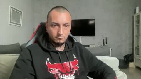 Snapshot of sidvicious23cm chatting on March 17, 2026, 5:27 pm sidvicious23cm online show from March 17, 2026, 5:27 pm