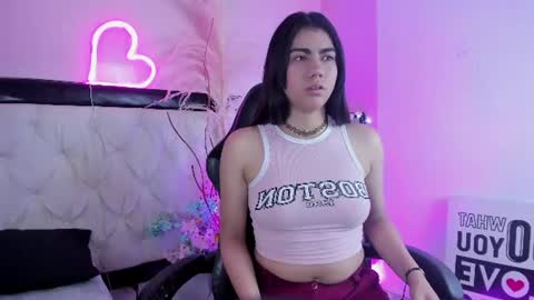 Snapshot of siena_fox chatting on July 8, 2026, 6:56 pm Siena online show from July 8, 2026, 6:56 pm