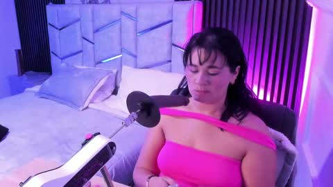 Siena Rosewood online show from April 19, 2026, 12:48 pm