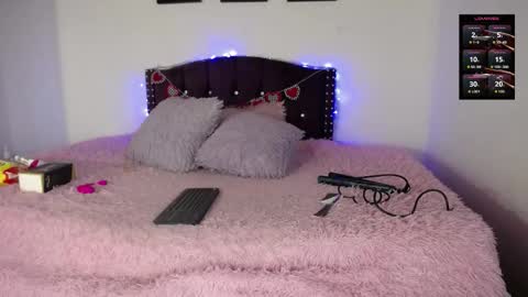 Sienna online show from February 13, 2026, 12:01 pm