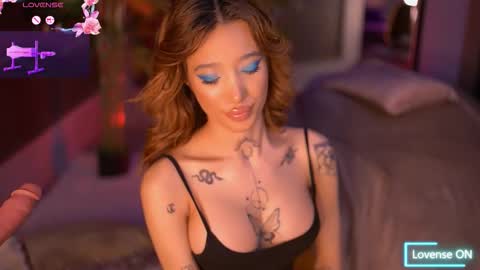 Sienna online show from October 24, 2025, 6:59 pm