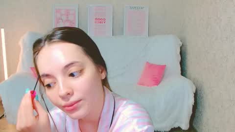Sienna Mia online show from June 8, 2026, 4:13 am