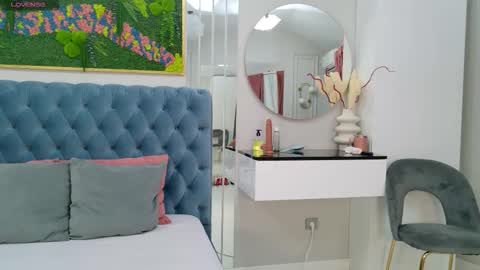 Sienna online show from September 28, 2025, 3:45 am