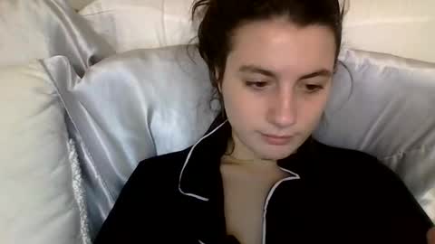 sierranovaa online show from February 5, 2026, 4:28 am