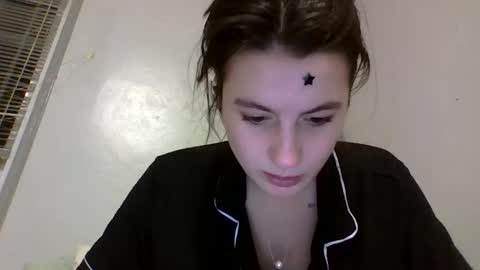 sierranovaa online show from February 25, 2026, 3:05 am