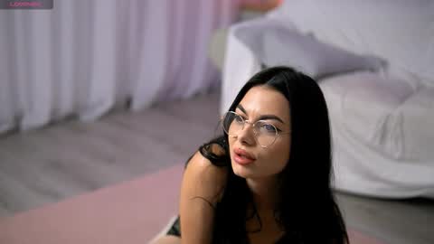 Maria online show from September 26, 2025, 4:05 am