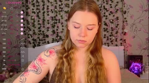 Chloe online show from December 24, 2024, 7:49 am