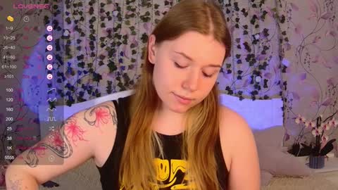 Chloe online show from January 30, 2025, 3:29 pm