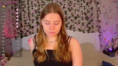 Chloe online show from February 6, 2025, 7:13 am