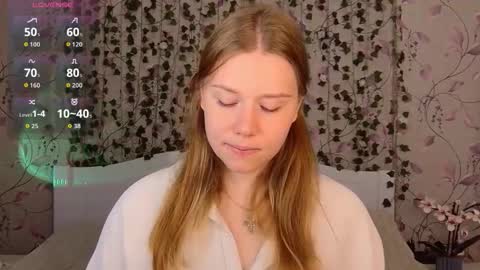 Chloe online show from September 13, 2025, 7:19 am