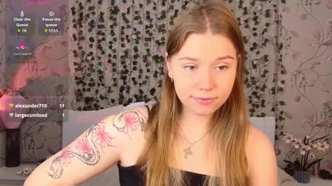 Chloe online show from October 2, 2025, 5:03 am