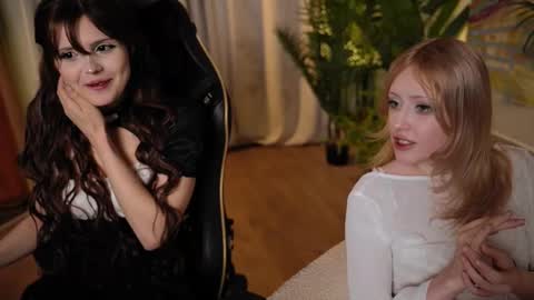 Snapshot of silk_aura chatting on September 15, 2025, 7:25 pm silk_aura online show from September 15, 2025, 7:25 pm