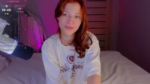Snapshot of silly___woman chatting on June 26, 2026, 8:35 pm silly___woman online show from June 26, 2026, 8:35 pm