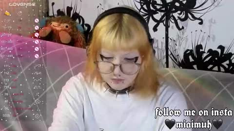 Mia online show from September 9, 2025, 2:00 am