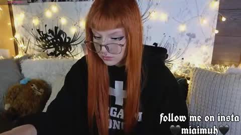 Mia online show from December 13, 2025, 11:32 pm