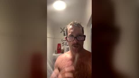 Snapshot of sillydillynewfie chatting on July 2, 2026, 4:57 pm Silly Dilly Newfie online show from July 2, 2026, 4:57 pm