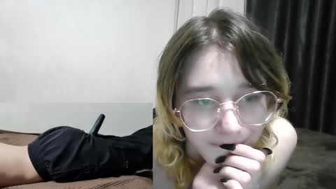 Snapshot of silvadevil chatting on May 19, 2026, 7:42 pm Kate online show from May 19, 2026, 7:42 pm