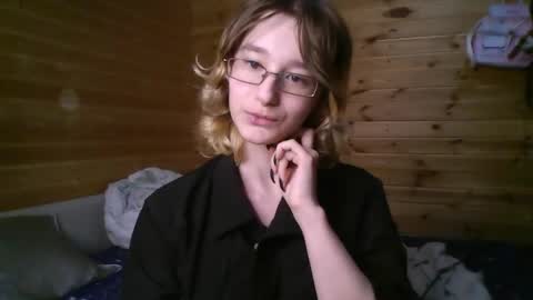 Snapshot of silvadevil chatting on May 25, 2026, 9:21 pm Kate online show from May 25, 2026, 9:21 pm