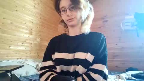 Snapshot of silvadevil chatting on May 26, 2026, 11:28 am Kate online show from May 26, 2026, 11:28 am