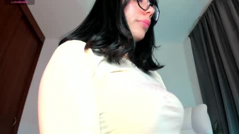 Silvanna online show from April 23, 2026, 3:14 pm