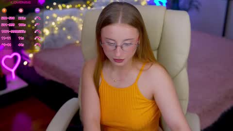  Kristina Kris  online show from November 3, 2025, 8:32 pm