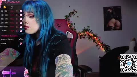 silvia_santorskii online show from October 6, 2025, 9:18 am