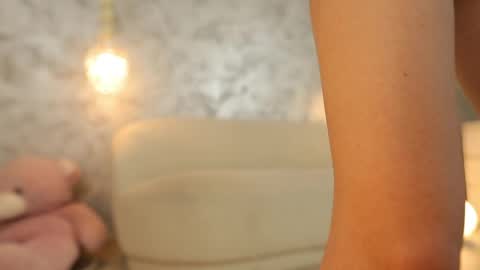 Snapshot of silviavanda chatting on May 6, 2026, 6:30 am Silvia online show from May 6, 2026, 6:30 am