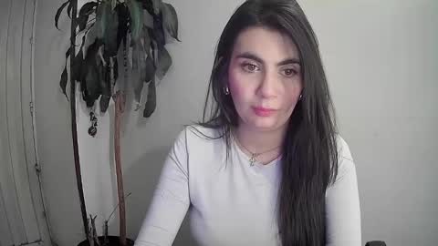 Silvie online show from December 18, 2024, 1:05 am