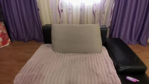 Silvya online show from April 21, 2026, 7:03 am