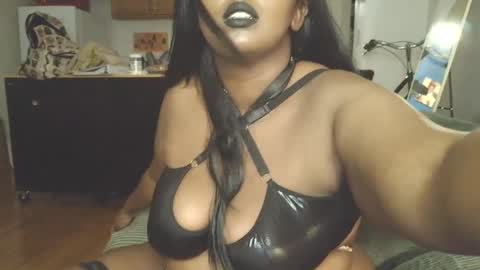 Snapshot of siminfox chatting on September 18, 2025, 12:23 am Simin Fox online show from September 18, 2025, 12:23 am