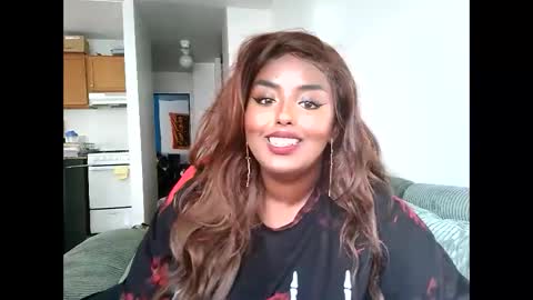 Snapshot of siminfox chatting on October 2, 2025, 8:27 pm Simin Fox online show from October 2, 2025, 8:27 pm