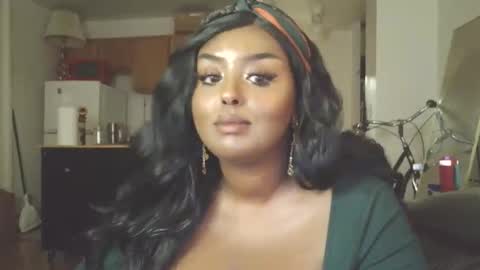 Snapshot of siminfox chatting on November 7, 2025, 1:27 am Simin Fox online show from November 7, 2025, 1:27 am