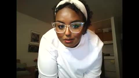 Snapshot of siminfox chatting on November 27, 2025, 4:03 am Simin Fox online show from November 27, 2025, 4:03 am