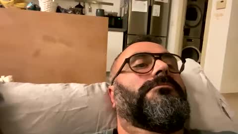 Snapshot of simon_bb chatting on December 18, 2025, 8:48 pm Si online show from December 18, 2025, 8:48 pm