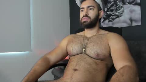 simon_leon01 online show from March 5, 2025, 11:49 am