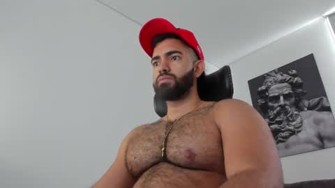 simon_leon01 online show from July 20, 2026, 3:14 pm