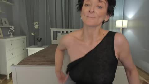 Simona  online show from February 12, 2025, 4:33 pm