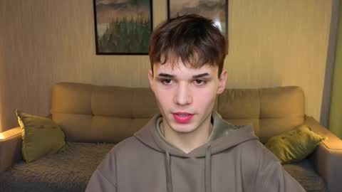 Snapshot of simonboy592 chatting on March 21, 2026, 10:20 am Alex online show from March 21, 2026, 10:20 am