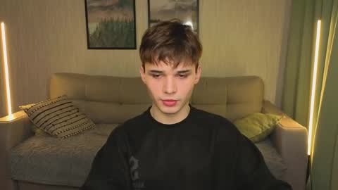 Snapshot of simonboy592 chatting on April 6, 2026, 10:49 am Alex online show from April 6, 2026, 10:49 am