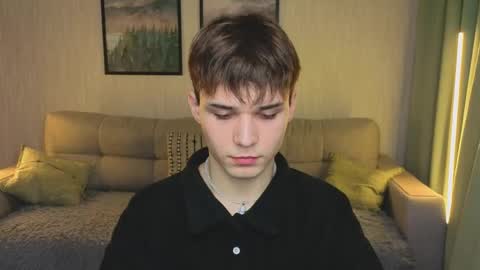 Snapshot of simonboy592 chatting on April 7, 2026, 11:32 am Alex online show from April 7, 2026, 11:32 am