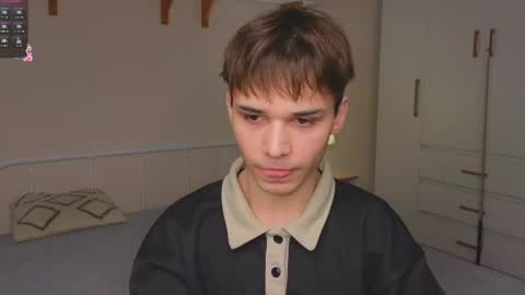 Snapshot of simonboy592 chatting on April 11, 2026, 11:25 am Alex online show from April 11, 2026, 11:25 am