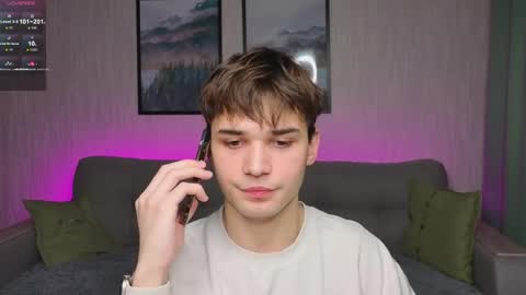 Snapshot of simonboy592 chatting on April 18, 2026, 9:57 am Alex online show from April 18, 2026, 9:57 am