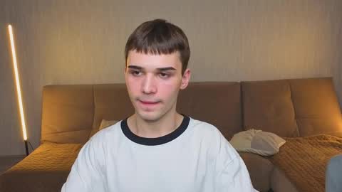 Snapshot of simonboy592 chatting on May 18, 2026, 10:21 am Alex online show from May 18, 2026, 10:21 am