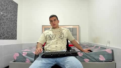 SIMON KELER online show from December 17, 2025, 11:33 pm