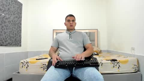 SIMON KELER online show from May 13, 2026, 2:31 am