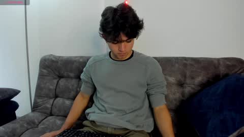  Simon  online show from February 4, 2025, 1:48 pm